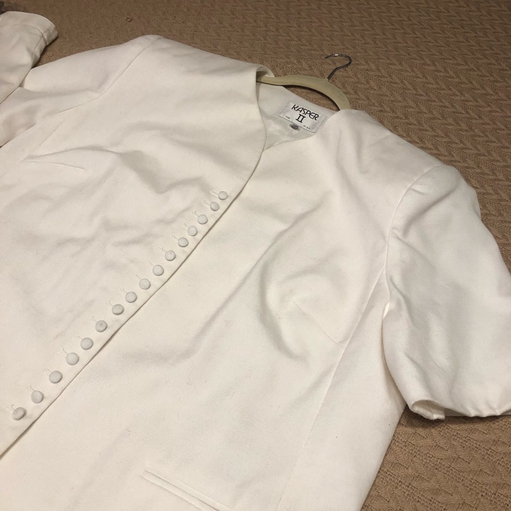 Kasper II Winter White dressy casual 2 piece suit in size 22W.
